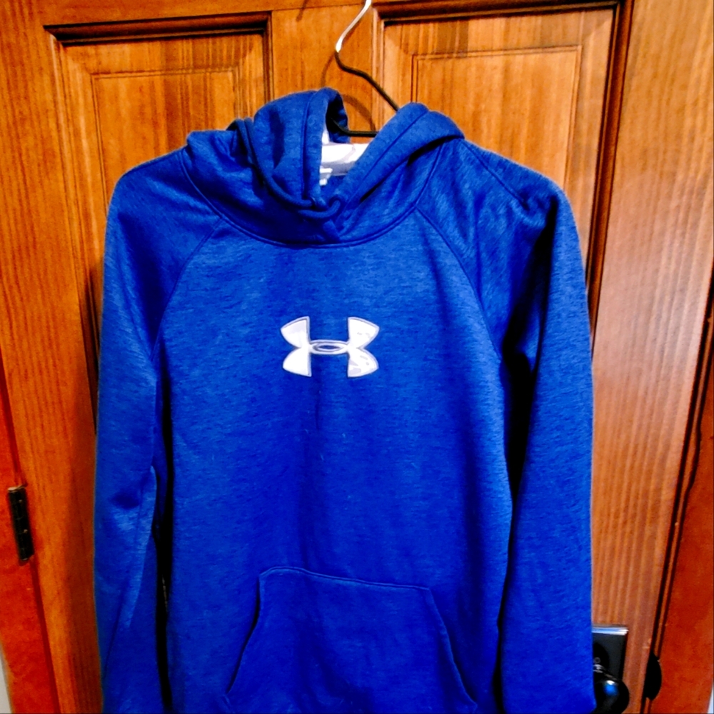 Women's Under Armour sweatshirt